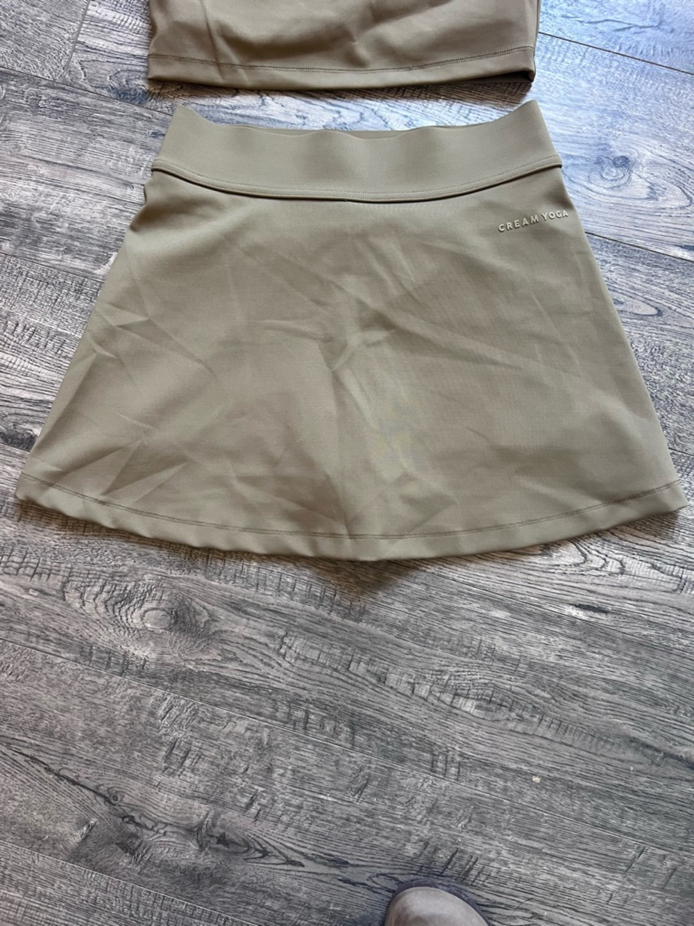 NEW Cream Yoga Carrie Bra Top & Evelyn Skort Set in Army Green - Picture 5 of 11